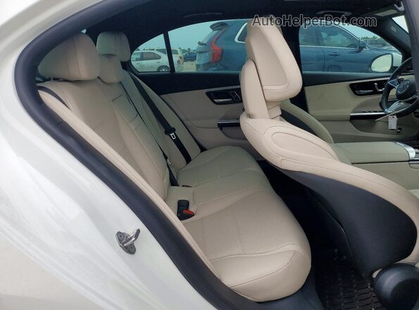 W1KAF4GB9PR147544 2023 MERCEDES-BENZ C White Vista de los asientos traseros