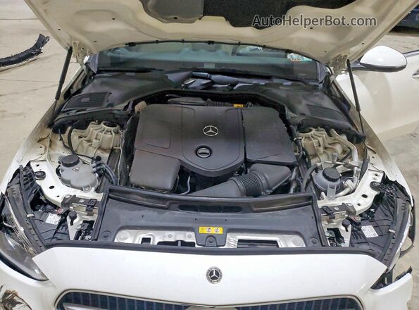 W1KAF4HB6RR210956 2024 MERCEDES-BENZ C White Vista interior trasera