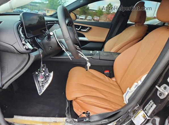 W1KLF6BB4SA165842 2025 MERCEDES-BENZ E Charcoal Vista interior delantera