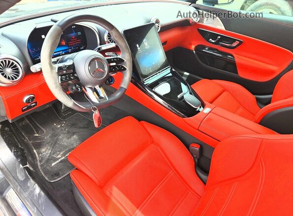 W1KRJ8AB9RF002784 2024 MERCEDES-BENZ AMG Gray Vista del salpicadero