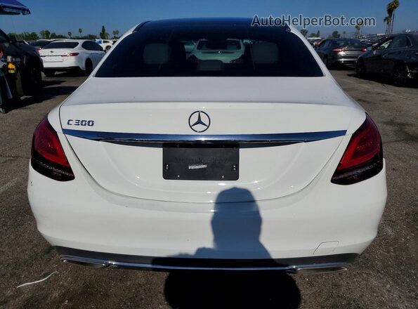 W1KWF8DB1LR590668 2020 MERCEDES-BENZ C White Widok z tyłu