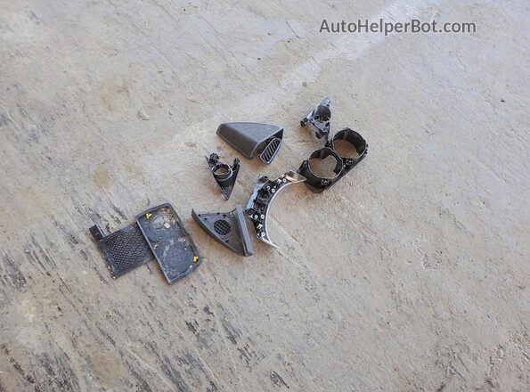W1KWF8DB3LR589411 2020 MERCEDES-BENZ C Белый Вид подкапотного пространства