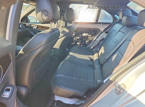 W1KWF8EB8LR596837 2020 MERCEDES-BENZ C Silver Widok tylnych siedzeń
