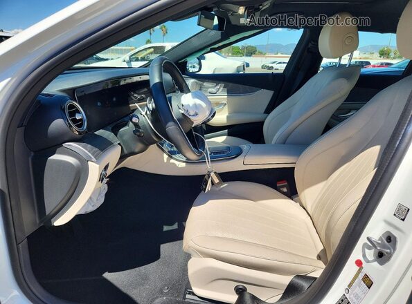 W1KZF8DB3PB164850 2023 MERCEDES-BENZ E White Widok wnętrza z przodu