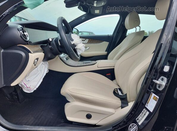 W1KZF8EB1NB059946 2022 MERCEDES-BENZ E Black Widok wnętrza z przodu