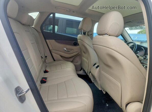W1N0G8EB1MV276130 2021 MERCEDES-BENZ GLC-CLASS White Widok wnętrza z tyłu