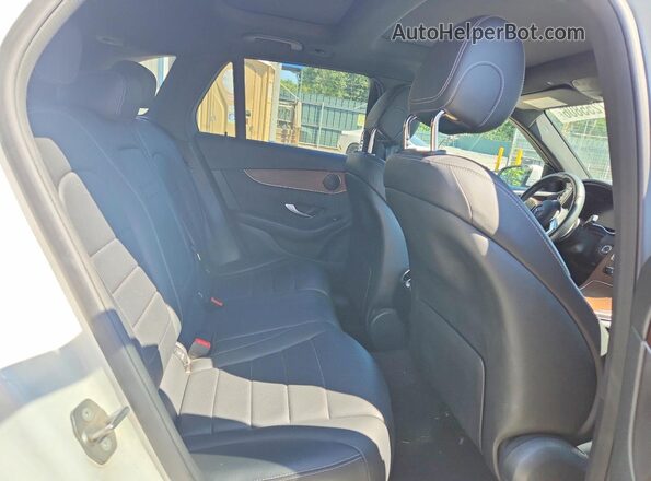 W1N0G8EBXMF873982 2021 MERCEDES-BENZ GLC-CLASS White Vista interior trasera