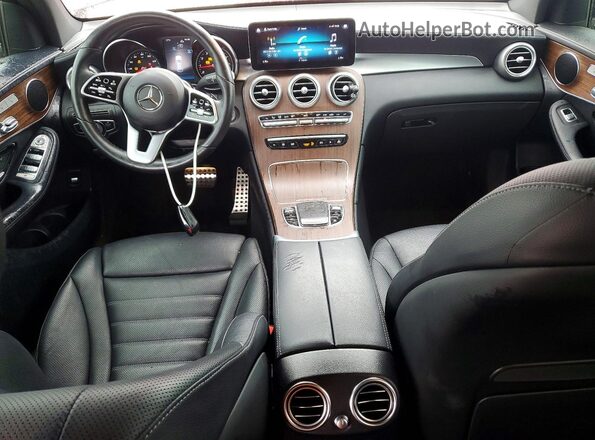 W1N0J8EB3NG039095 2022 MERCEDES-BENZ GLC-CLASS Красный Вид панели приборов