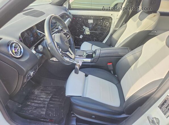 W1N4M4HB0LW033450 2020 MERCEDES-BENZ GLB-CLASS Белый Вид салона спереди
