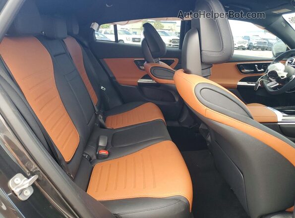 W1NKJ4HB0TF600417 2026 MERCEDES-BENZ GLC-CLASS Charcoal Widok tylnych siedzeń