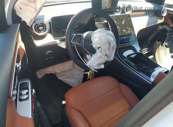 W1NKJ4HB1SF347963 2025 MERCEDES-BENZ GLC-CLASS White Widok deski rozdzielczej