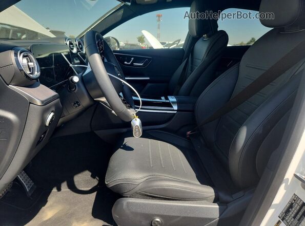 W1NKJ4HB4TF603532 2026 MERCEDES-BENZ GLC-CLASS Белый Вид салона спереди