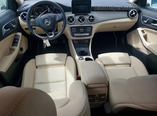 W1NTG4EB1LU031063 2020 MERCEDES-BENZ GLA Белый Вид панели приборов