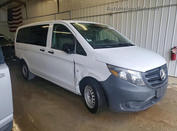 W1WV0FEY9P4365999 2023 MERCEDES-BENZ METRIS White Delantero derecho
