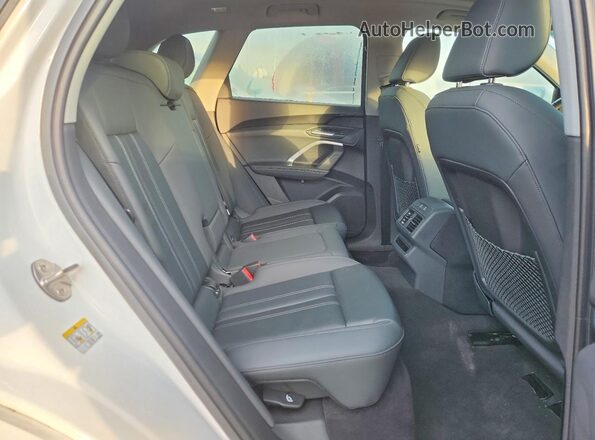 WA11AAGU2S2049394 2025 AUDI Q5 Белый Вид задних сидений