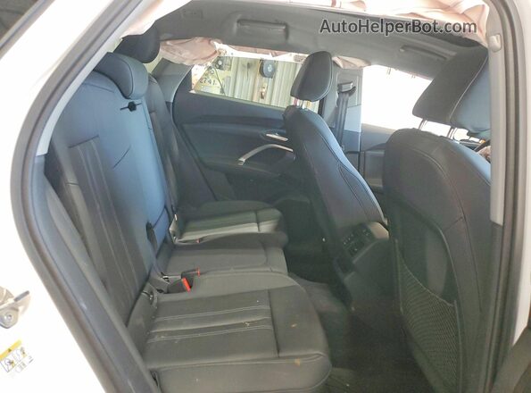 WA11AAGU4S2097429 2025 AUDI Q5 White Rear interior view