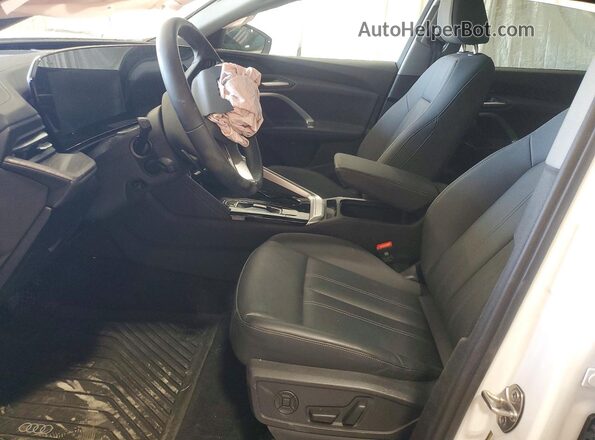 WA11AAGU4S2097429 2025 AUDI Q5 White Front interior view