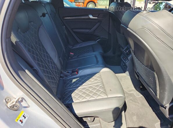 WA124AFY9P2005318 2023 AUDI SQ5 Серебряный Вид задней части салона