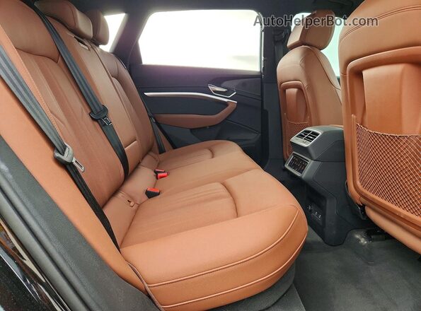 WA15AAGE2RB062778 2024 AUDI Q8 Черный Вид задней части салона