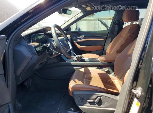WA15AAGE4RB036344 2024 AUDI Q8 Black Widok wnętrza z przodu