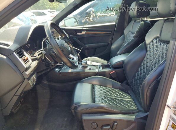 WA1A4AFY9J2008710 2018 AUDI SQ5 Белый Вид салона спереди