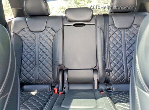 WA1A4AFY9J2008710 2018 AUDI SQ5 Белый Вид задних сидений