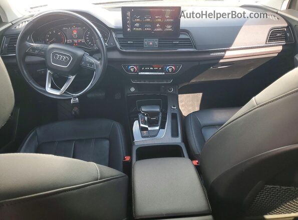 WA1AAAFY0M2023755 2021 AUDI Q5 White Вид панелі приладів