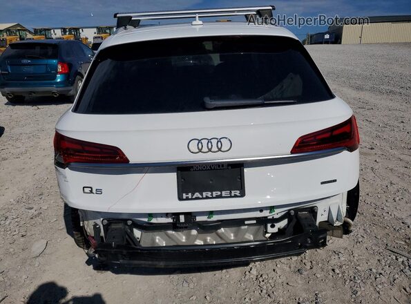 WA1AAAFY0M2023755 2021 AUDI Q5 White Вид ззаду