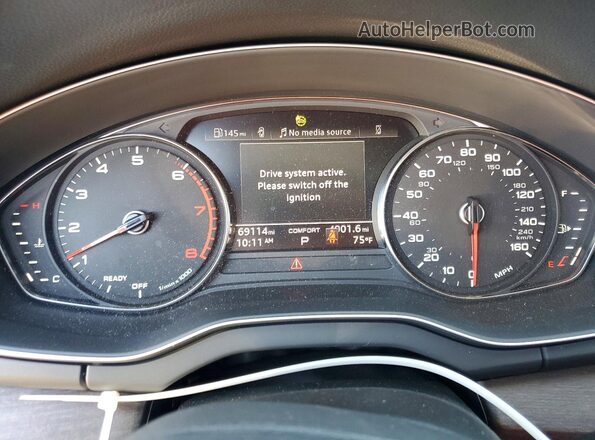 WA1AAAFY0M2023755 2021 AUDI Q5 White Вид щитка приладів