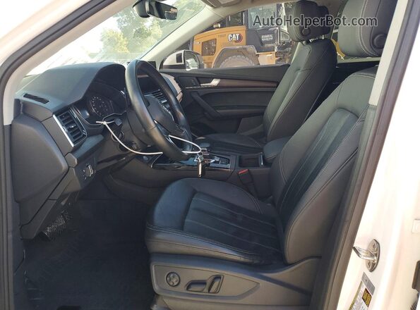 WA1AAAFY0M2023755 2021 AUDI Q5 White Вид салону спереду