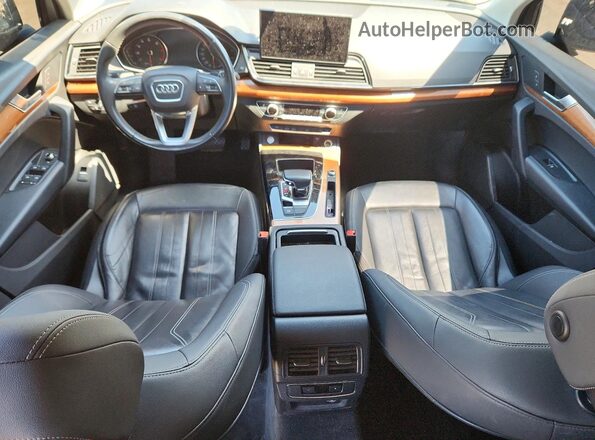 WA1AAAFY2M2004155 2021 AUDI Q5 Black Vista del salpicadero