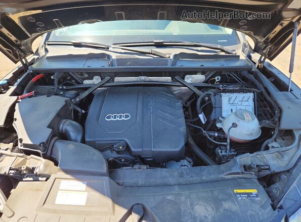 WA1AAAFY2M2004155 2021 AUDI Q5 Black Vista del compartimento del motor