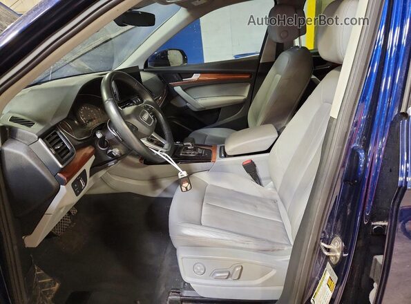WA1AAAFY6M2010198 2021 AUDI Q5 Blue Vista interior delantera