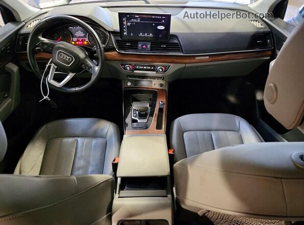 WA1AAAFY6M2010198 2021 AUDI Q5 Blue Vista del salpicadero