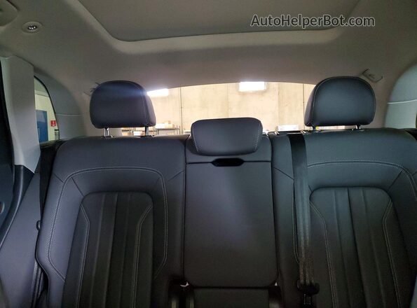 WA1AAAFY7M2013384 2021 AUDI Q5 Silver Widok tylnych siedzeń
