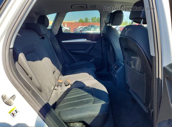 WA1AAAFY7S2008621 2025 AUDI Q5 Белый Вид задней части салона