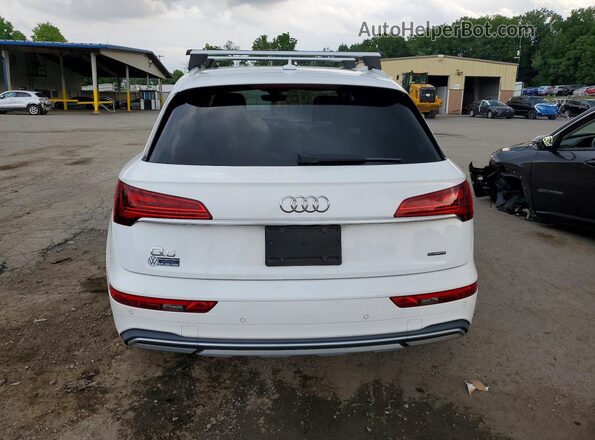 WA1AAAFYXM2002184 2021 AUDI Q5 White Հետևի տեսք