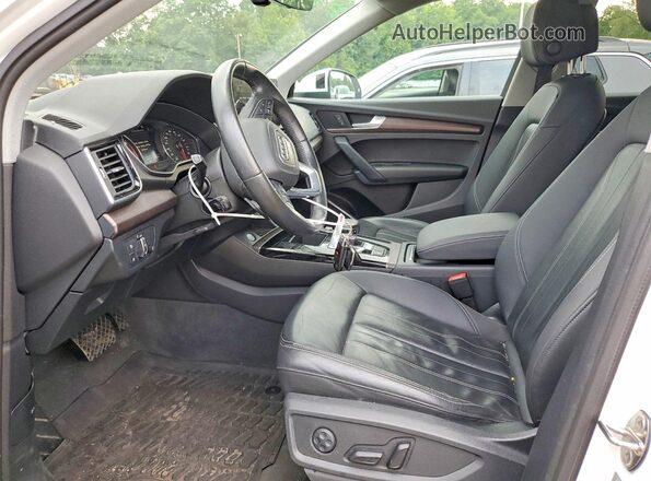 WA1AAAFYXM2002184 2021 AUDI Q5 White Սալոնի դիմացի տեսք