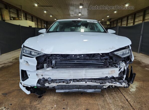 WA1AAAGE1MB022991 2021 AUDI E-TRON Белый Панорамный вид салона 360°
