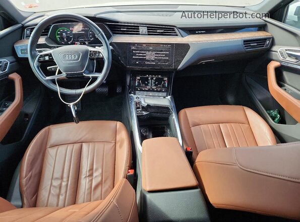 WA1AAAGE5MB032441 2021 AUDI E-TRON White Вид панелі приладів