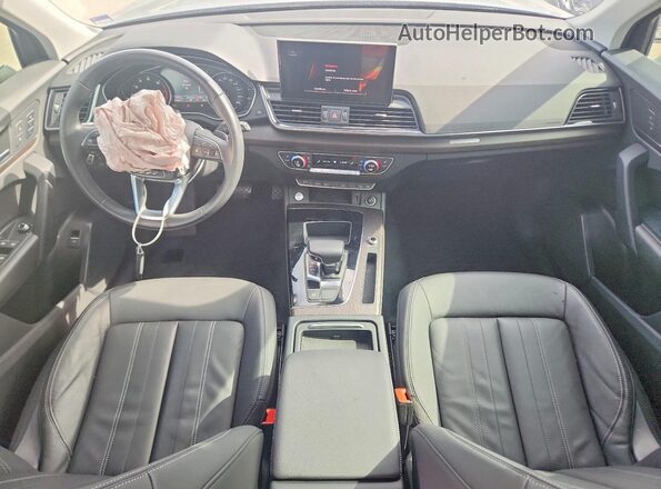 WA1ABAFY0N2109355 2022 AUDI Q5 Silver Առջևի վահանակի տեսք