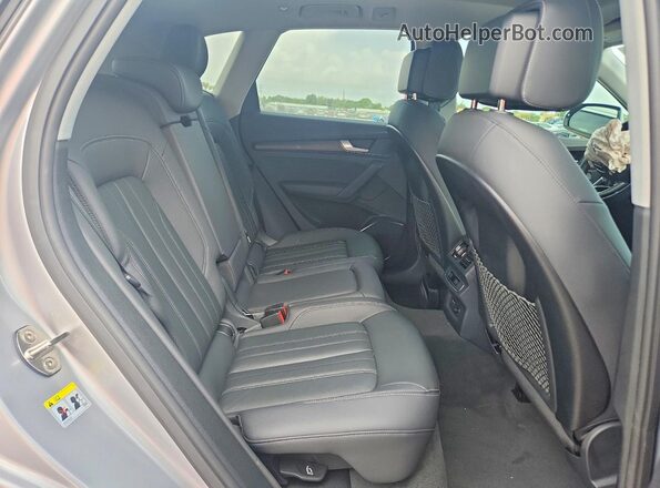 WA1ABAFY0N2109355 2022 AUDI Q5 Silver Սալոնի հետևի տեսք