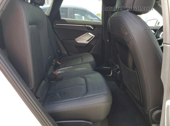 WA1AECF3XL1124746 2020 AUDI Q3 Белый Вид задней части салона
