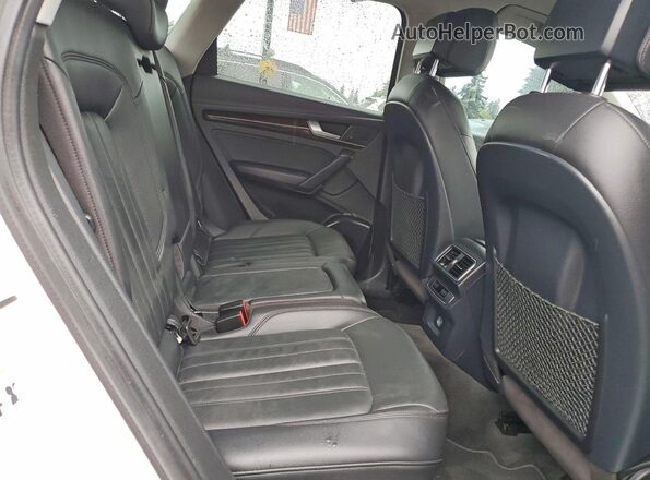WA1ANAFY6J2128168 2018 AUDI Q5 White Widok wnętrza z tyłu