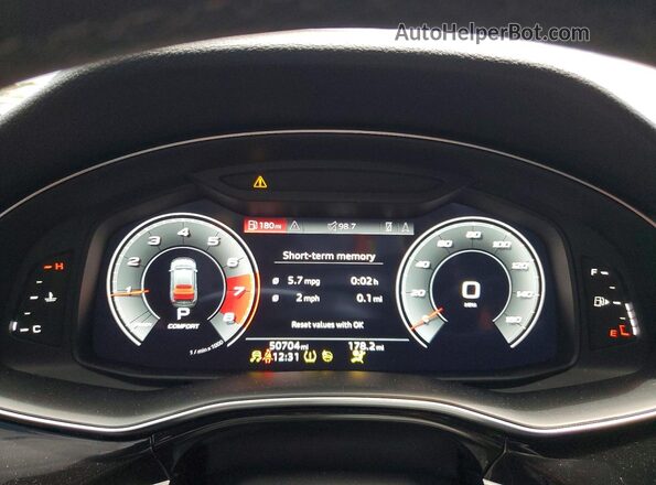 WA1AVAF11MD026627 2021 AUDI Q8 White Սարքավորումների վահանակի տեսք