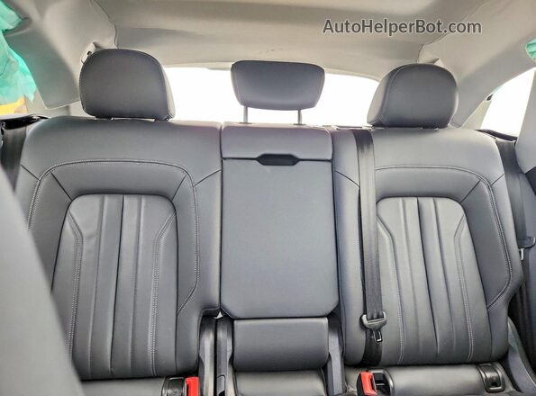 WA1BAAFY3M2091620 2021 AUDI Q5 White Widok tylnych siedzeń