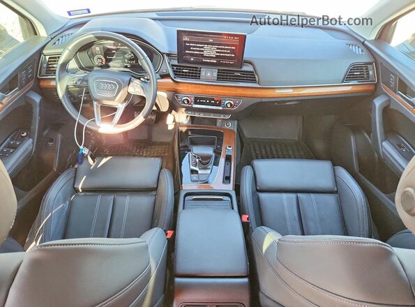 WA1BAAFY7M2009095 2021 AUDI Q5 Черный Вид панели приборов
