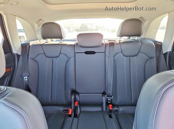WA1BAAFY7M2009095 2021 AUDI Q5 Черный Вид задних сидений