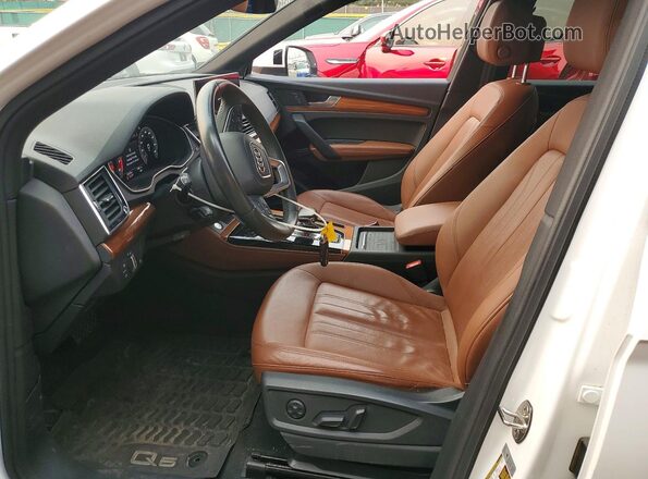 WA1BAAFY8M2070004 2021 AUDI Q5 White Widok wnętrza z przodu