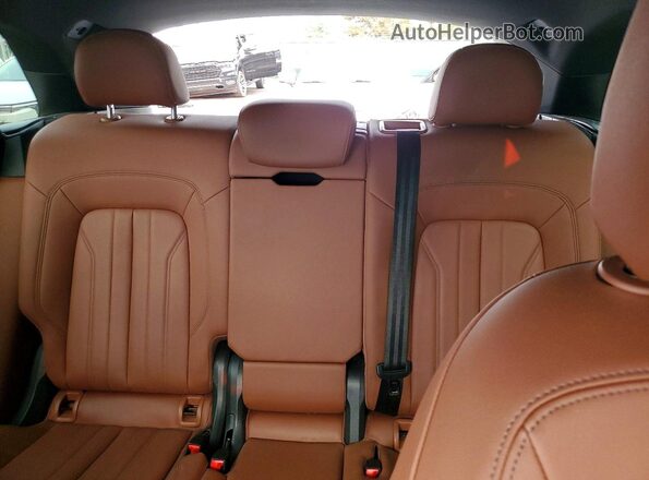 WA1BAAFY8M2070004 2021 AUDI Q5 White Widok tylnych siedzeń